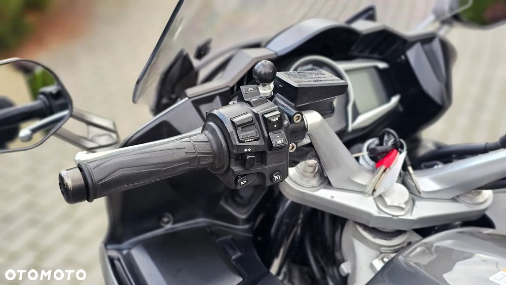 Yamaha FJR - 13