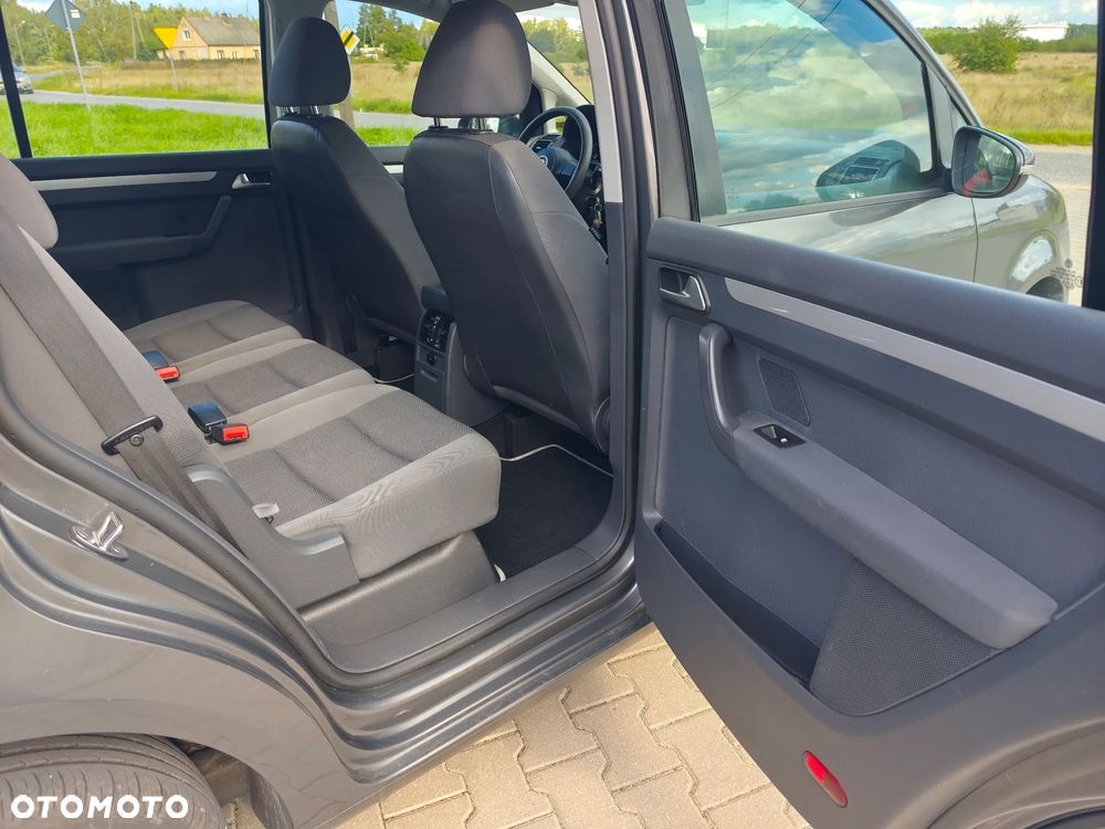 Volkswagen Touran 1.6 TDI DPF Highline DSG - 12
