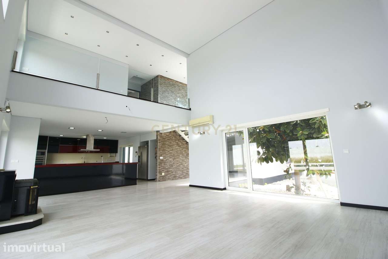 Moradia Isolada T4 com Piscina e Jardim Privativo | Fernão Ferro - Grande imagem: 4/23