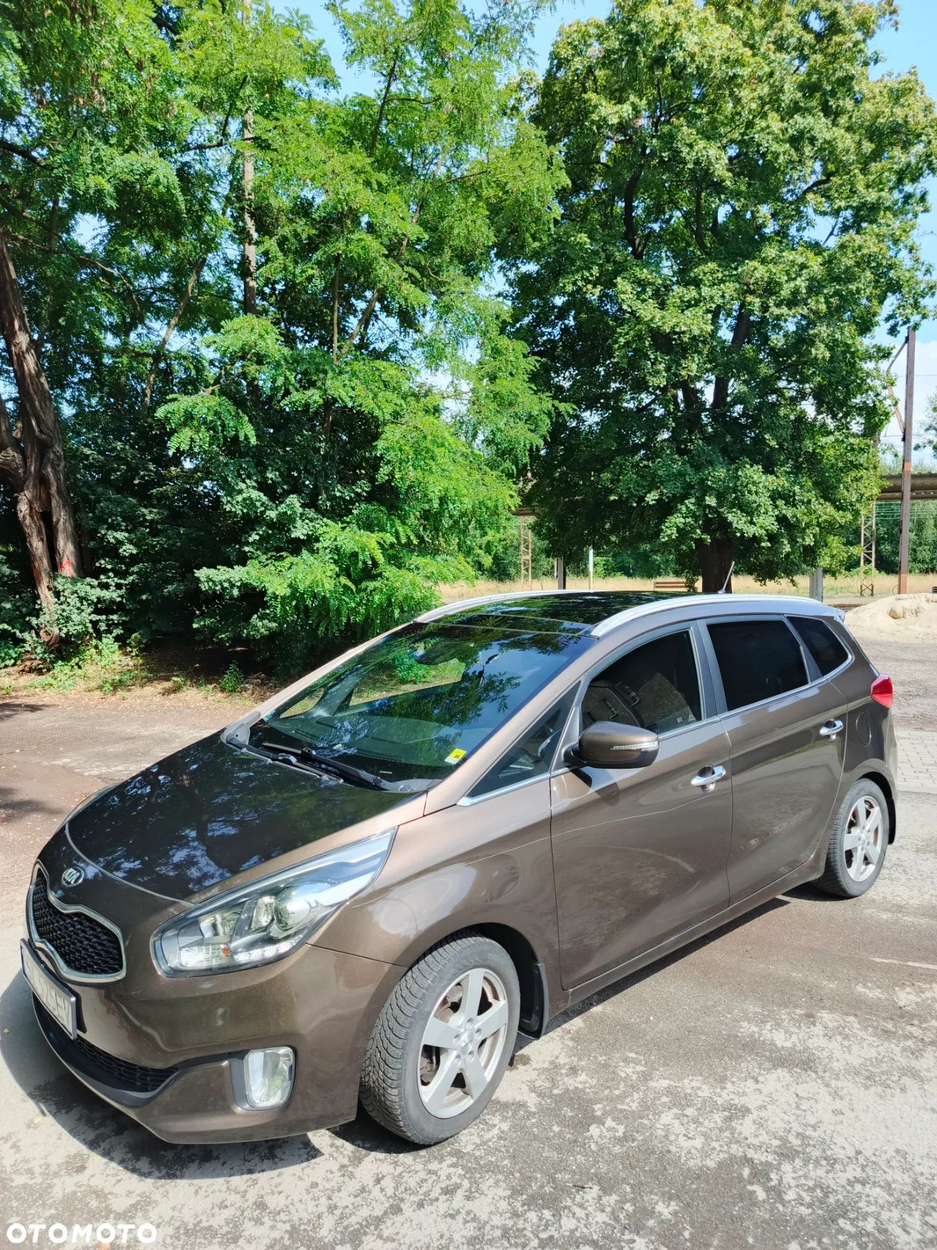 Kia Carens - 1