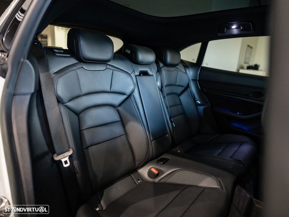Porsche Taycan Sport Turismo bateria Performance Plus - 31