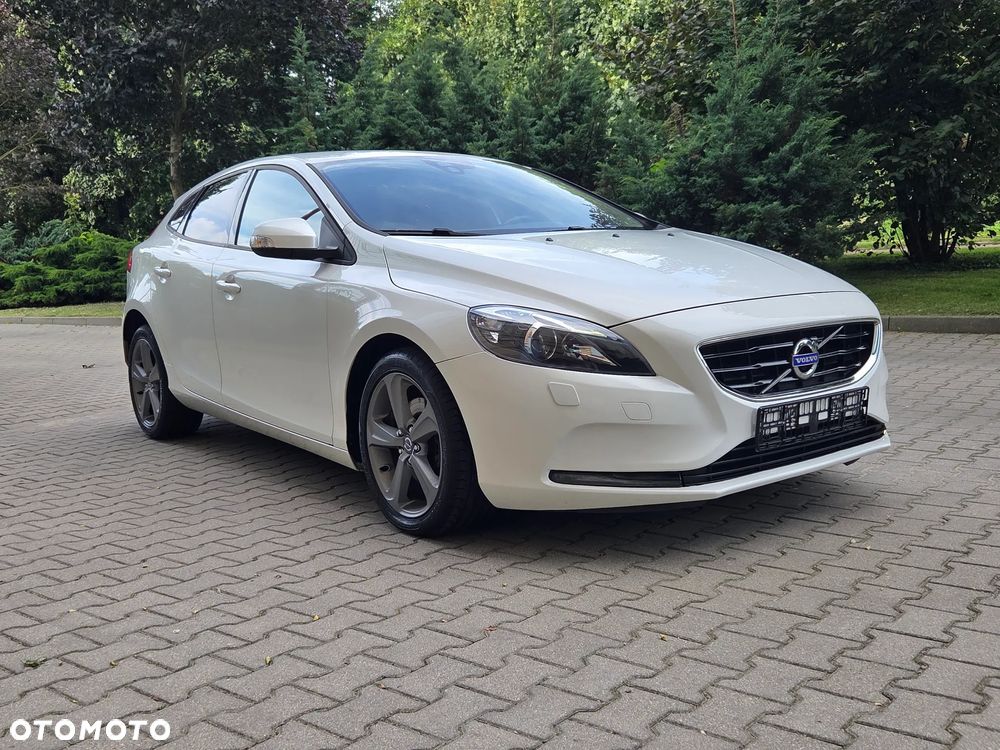 Volvo V40 T2 Momentum - 9