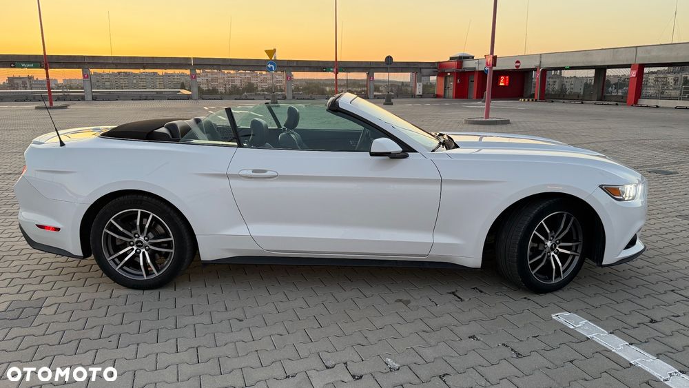 Ford Mustang - 25