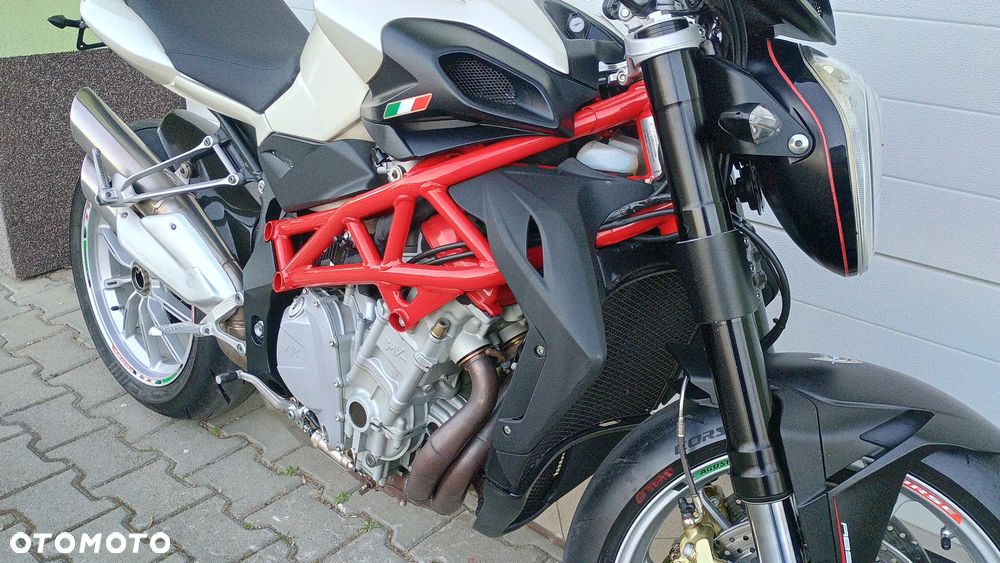 MV AGUSTA Brutale - 32