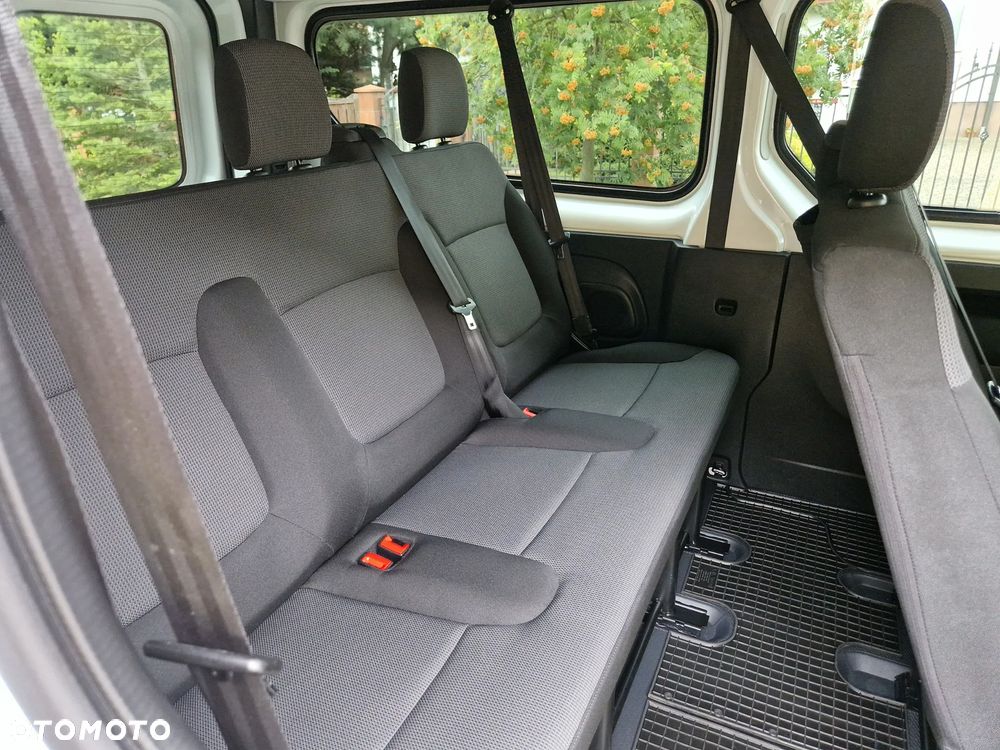 Renault Trafic 2.0 dCi - 31