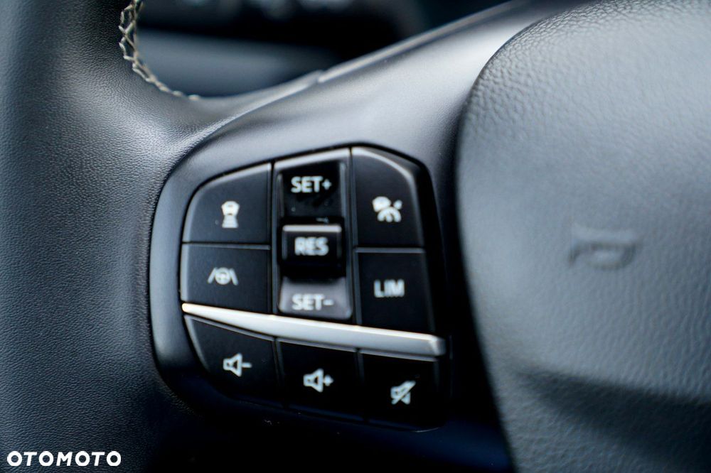 Ford Kuga - 34