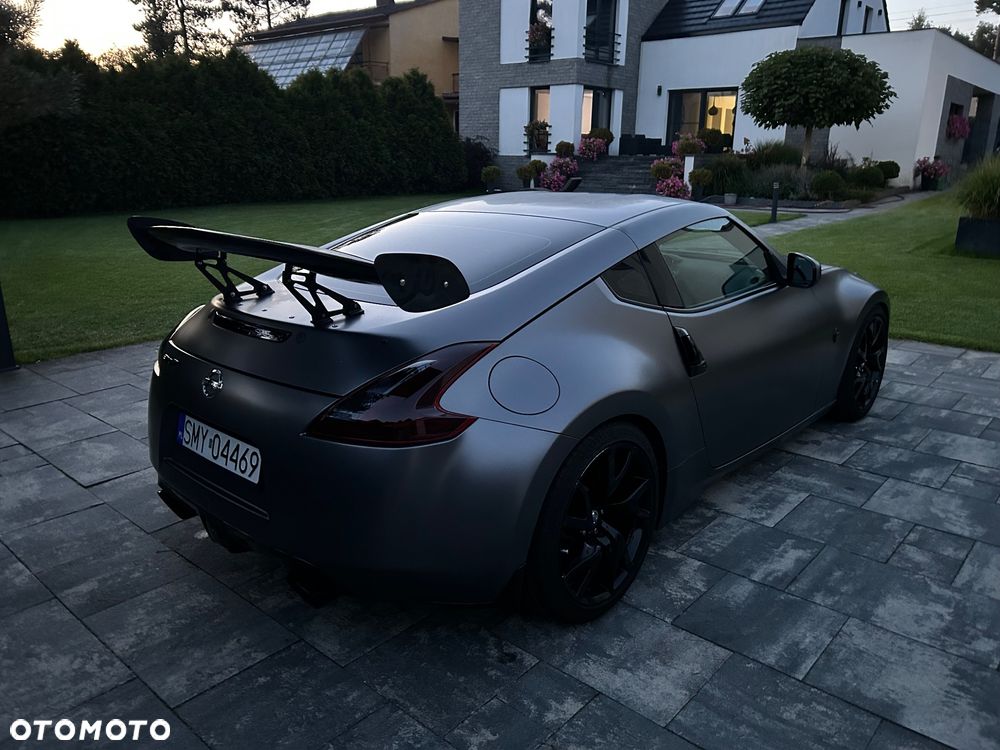 Nissan 370 Z - 8