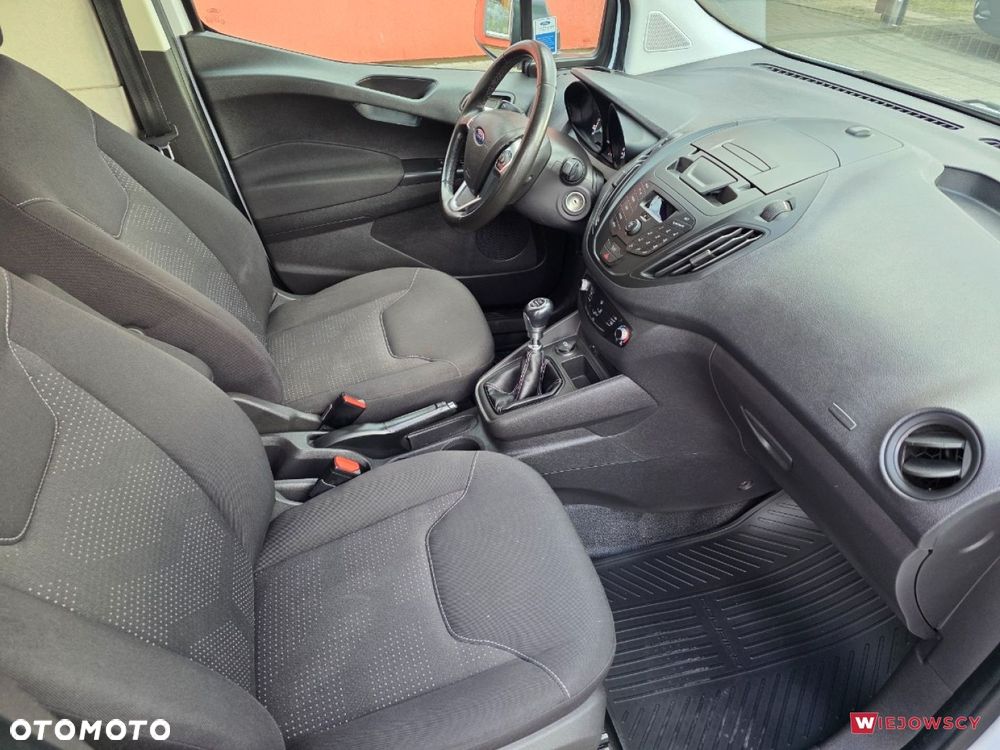 Ford Transit Courier - 16
