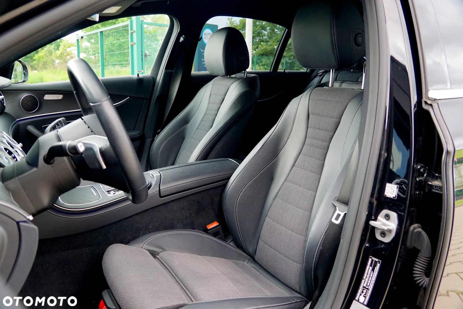 Mercedes-Benz Klasa E 300 9G-TRONIC Avantgarde - 19