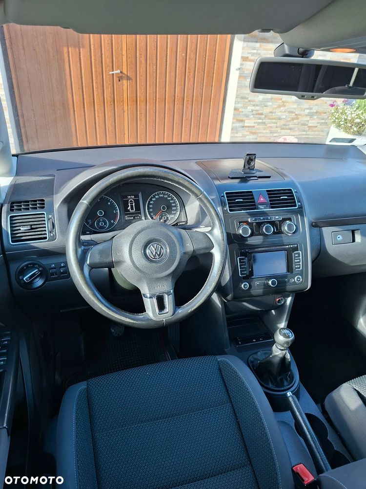Volkswagen Touran - 9