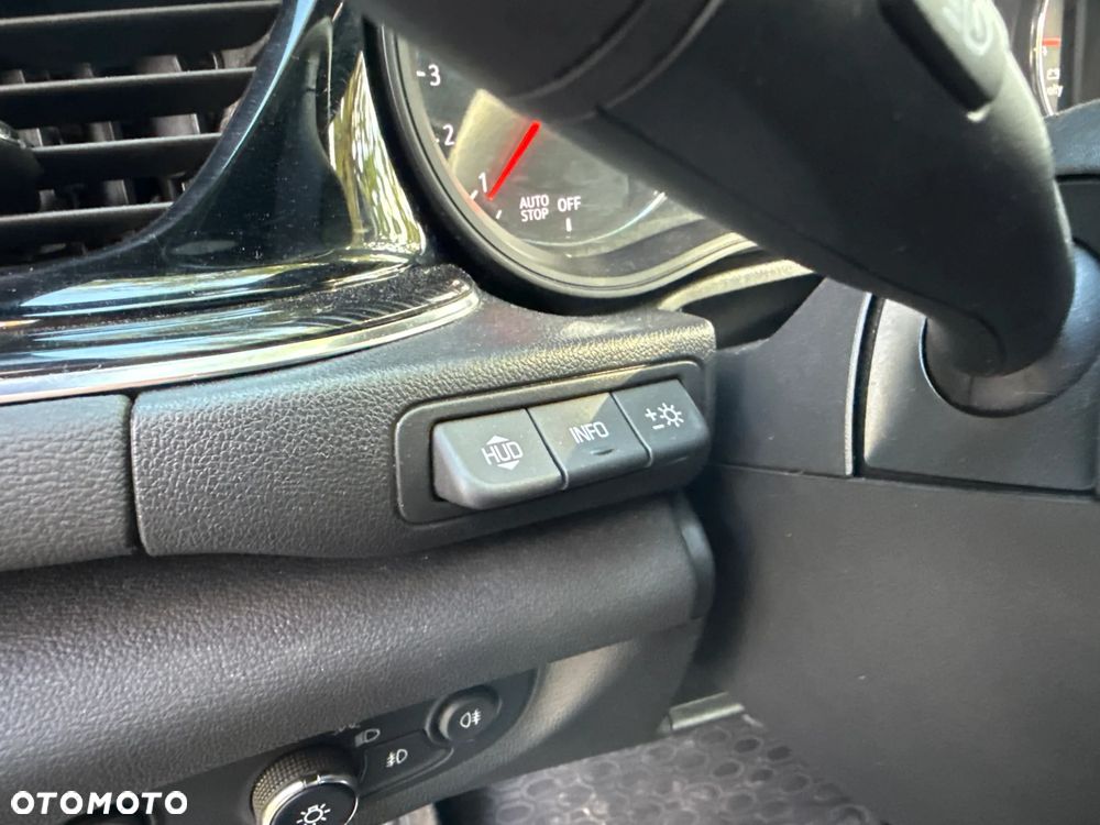 Opel Insignia - 36