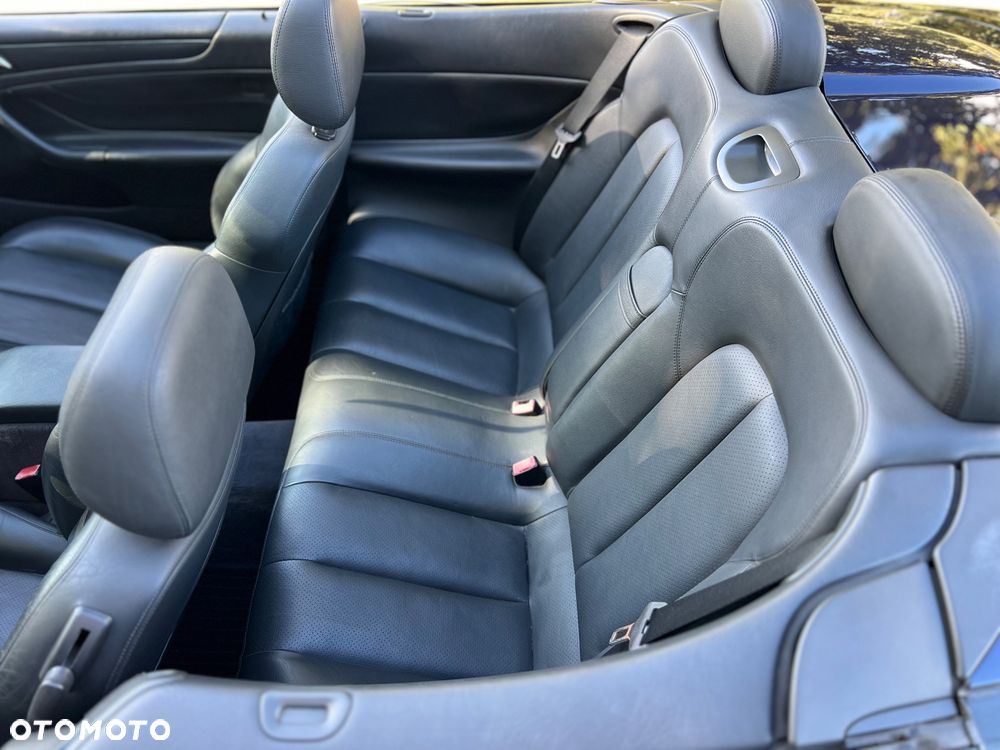 Mercedes-Benz CLK - 26