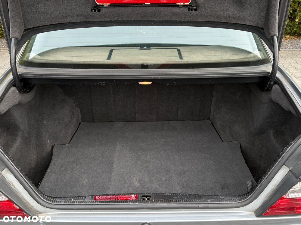 Mercedes-Benz W124 (1984-1993) - 10