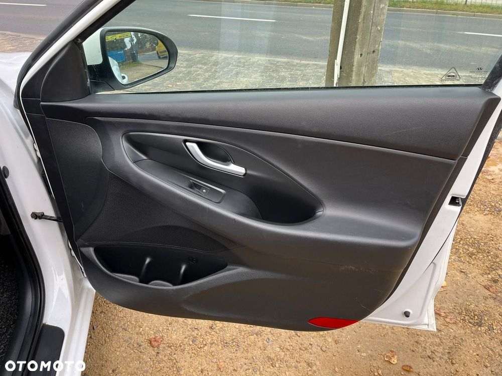 Hyundai i30 - 23