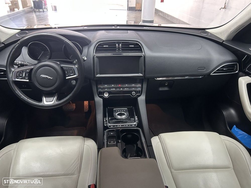 Jaguar F-Pace 2.0 i4D Portfolio Aut. - 11