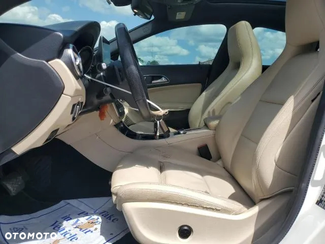 Mercedes-Benz CLA 250 4-Matic AMG Line - 7