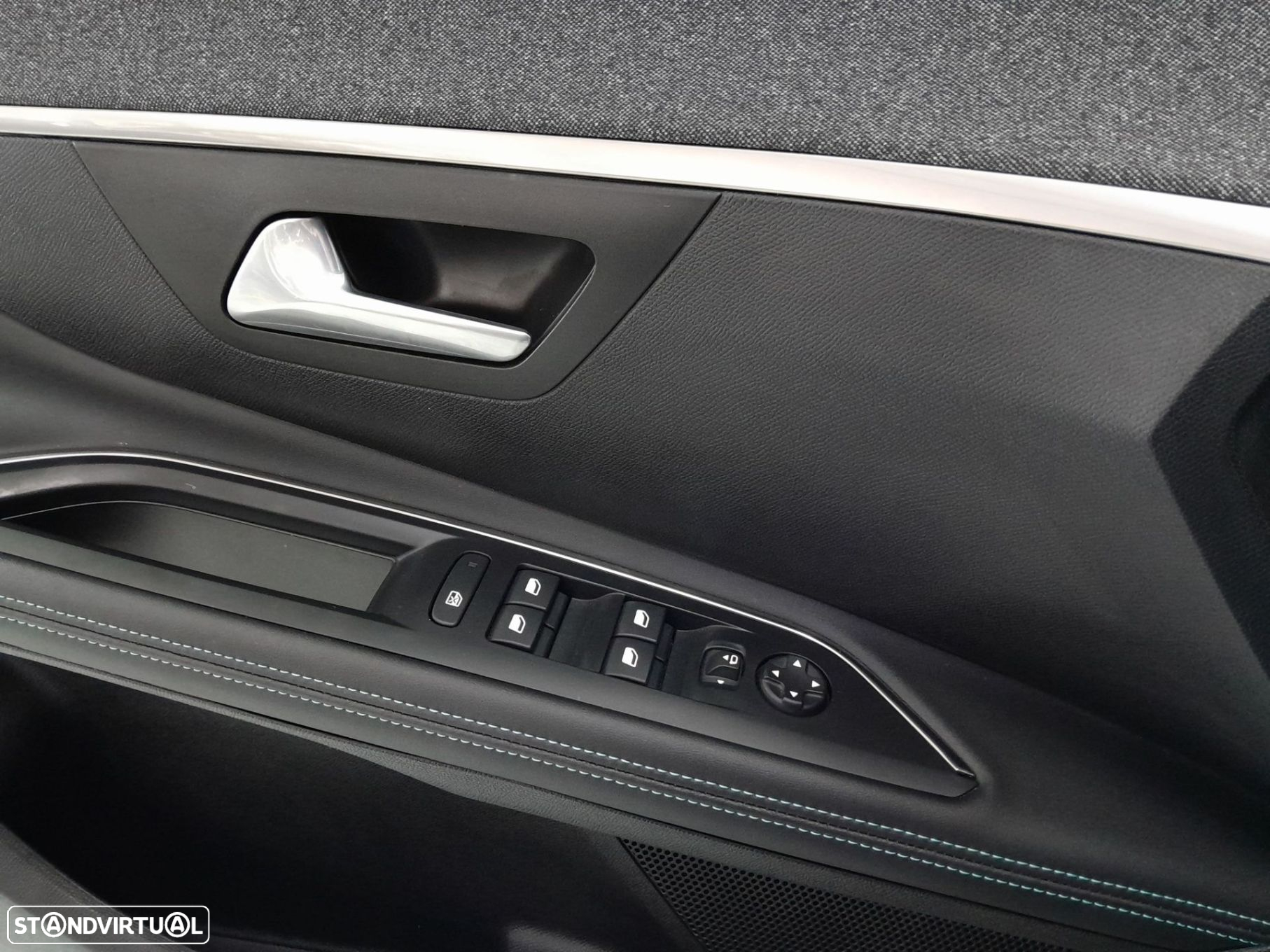 Peugeot 5008 1.5 BlueHDi Allure Pack EAT8 - 25