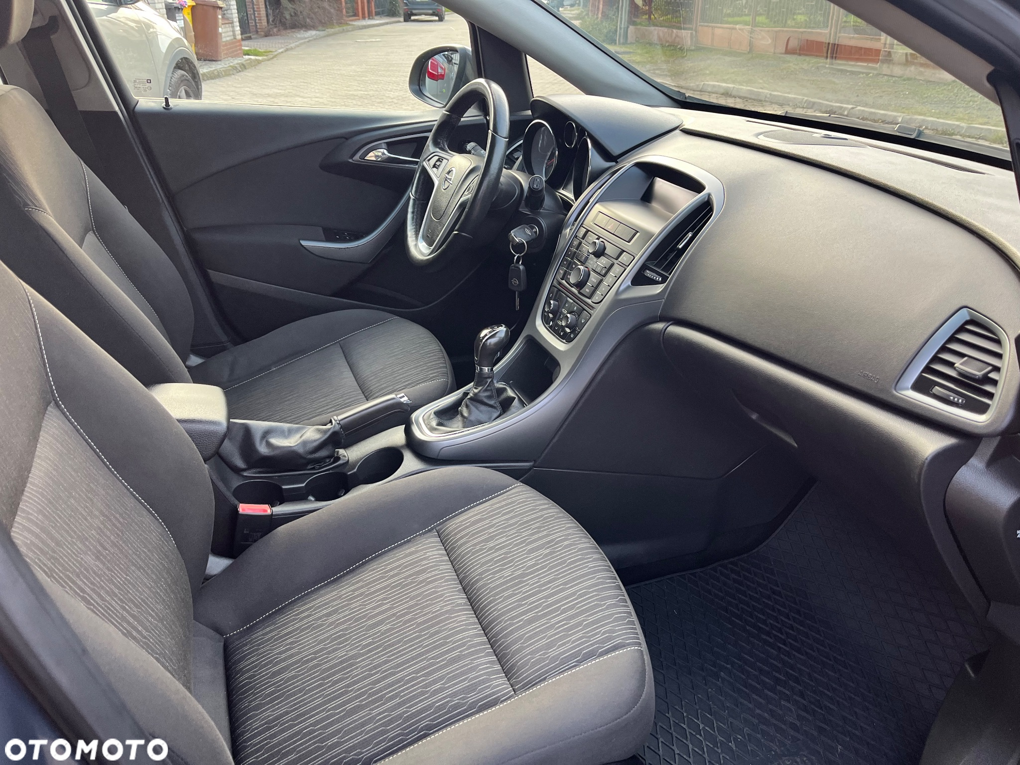 Opel Astra GTC 1.4 Turbo - 8