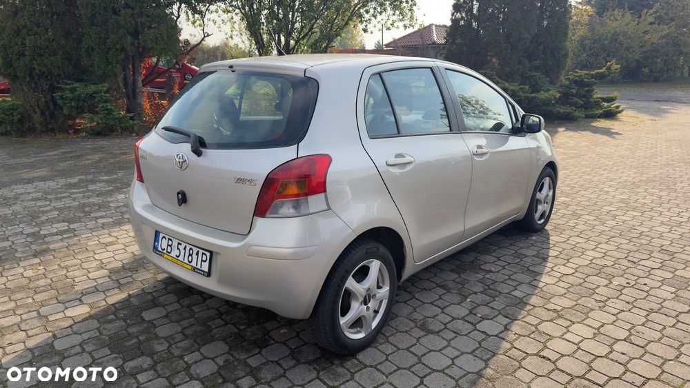 Toyota Yaris 2009 photo 3