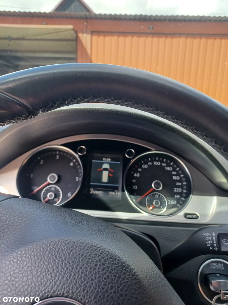 Volkswagen Passat 2.0 TDI Highline - 14