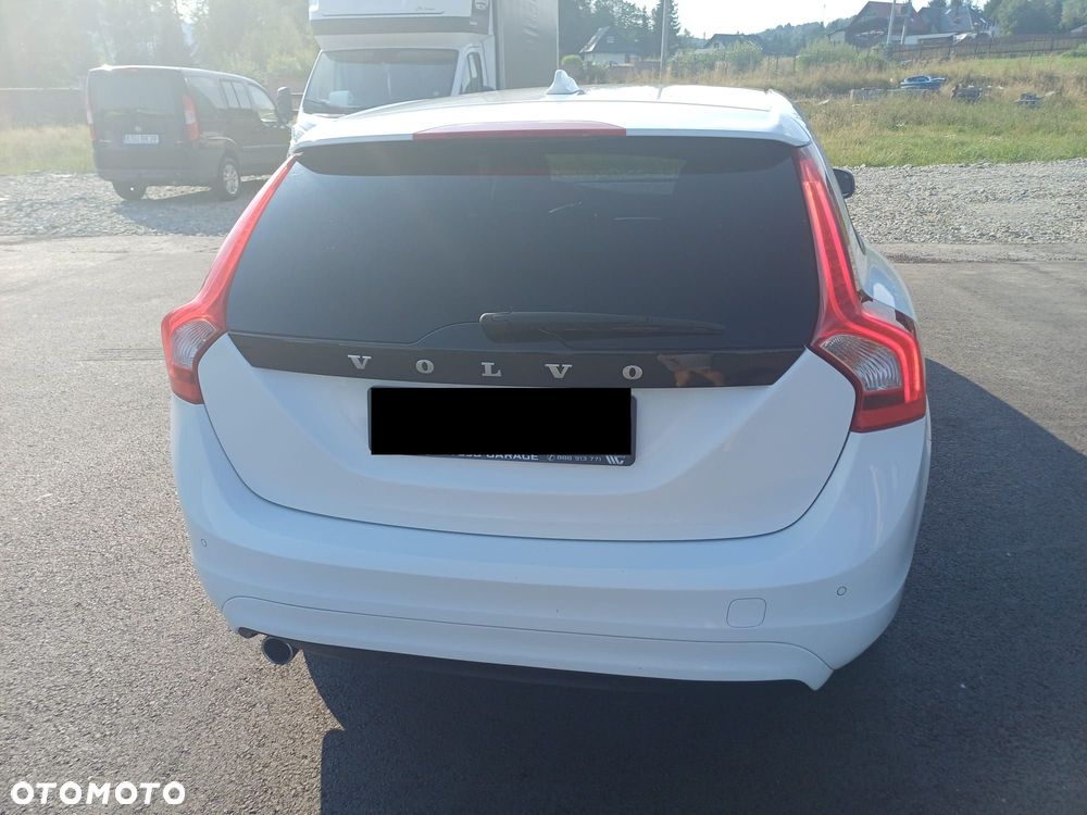 Volvo V60 D2 Geartronic Kinetic - 4