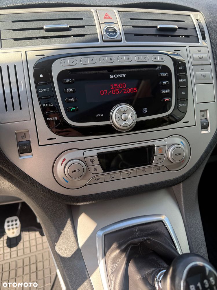 Ford Kuga 2.0 TDCi 4x4 Titanium - 16