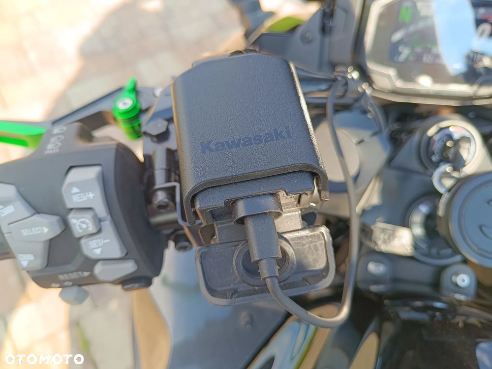Kawasaki Ninja 1000 SX - 29