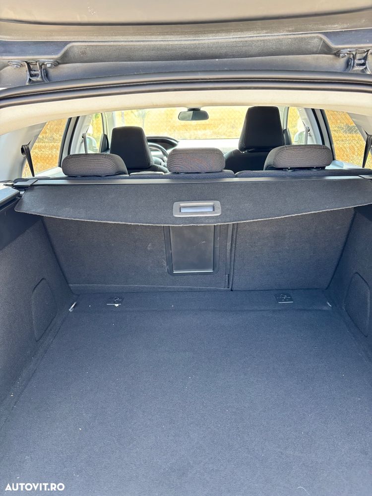 Peugeot 308 1.2 L PureTech Turbo S&S EAT8 Active Pack - 8
