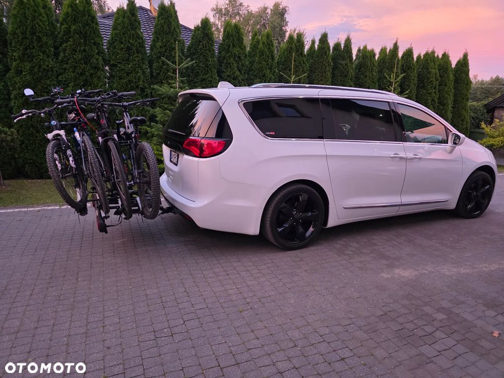 Chrysler Pacifica - 17