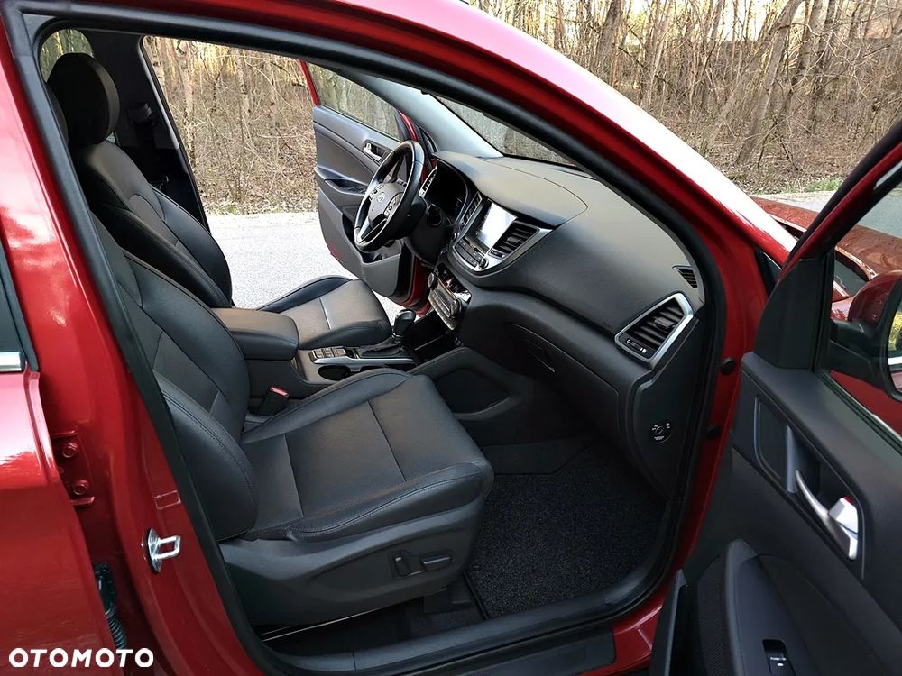 Hyundai Tucson 2.0 CRDI 4WD Automatik Premium - 25