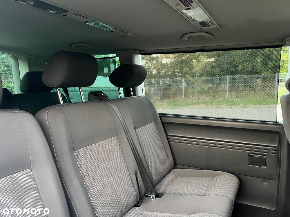 Volkswagen Caravelle - 10