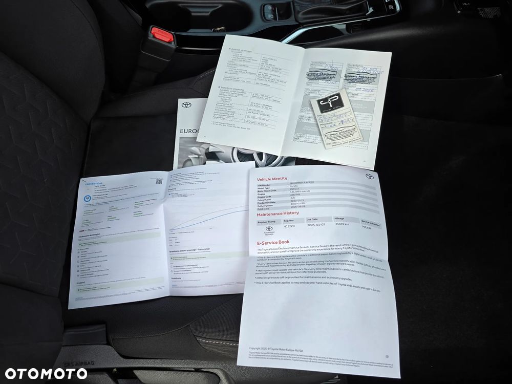 Toyota Corolla 1.8 Hybrid Team Deutschland - 29
