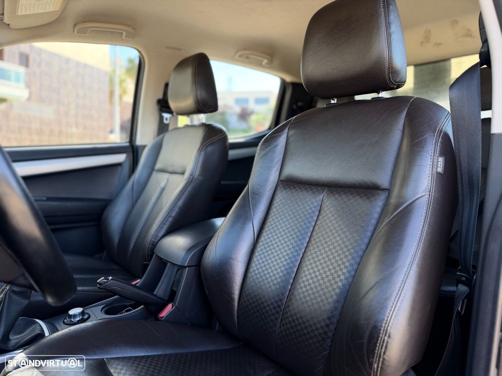 Isuzu D-Max 4x4 Cabine Dupla Premium - 13