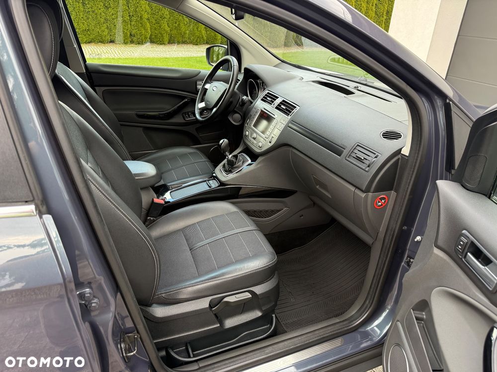 Ford Kuga 2.0 TDCi 2x4 Titanium - 11