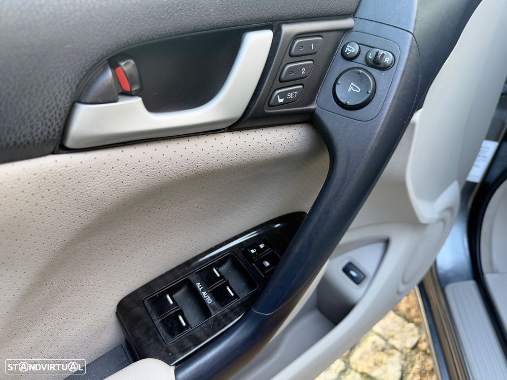 Honda Accord Tourer 2.2 i-DTEC Executive Navi E.Limitada - 39