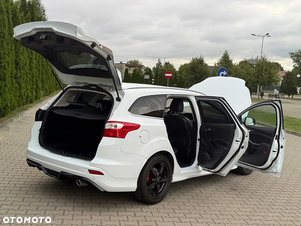 Ford Focus 1.6 EcoBoost Titanium - 39