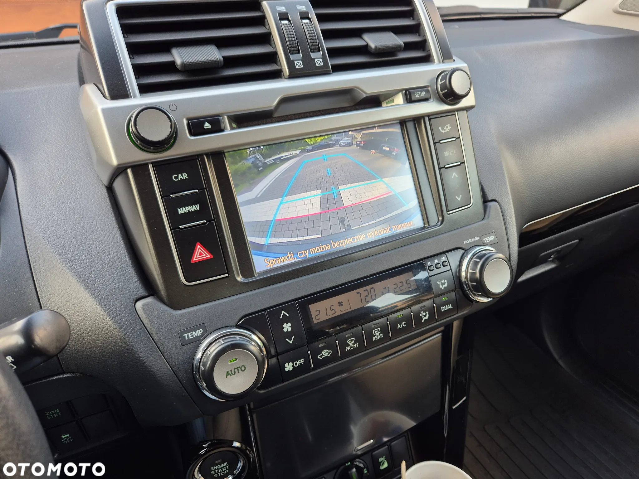 Toyota Land Cruiser - 39