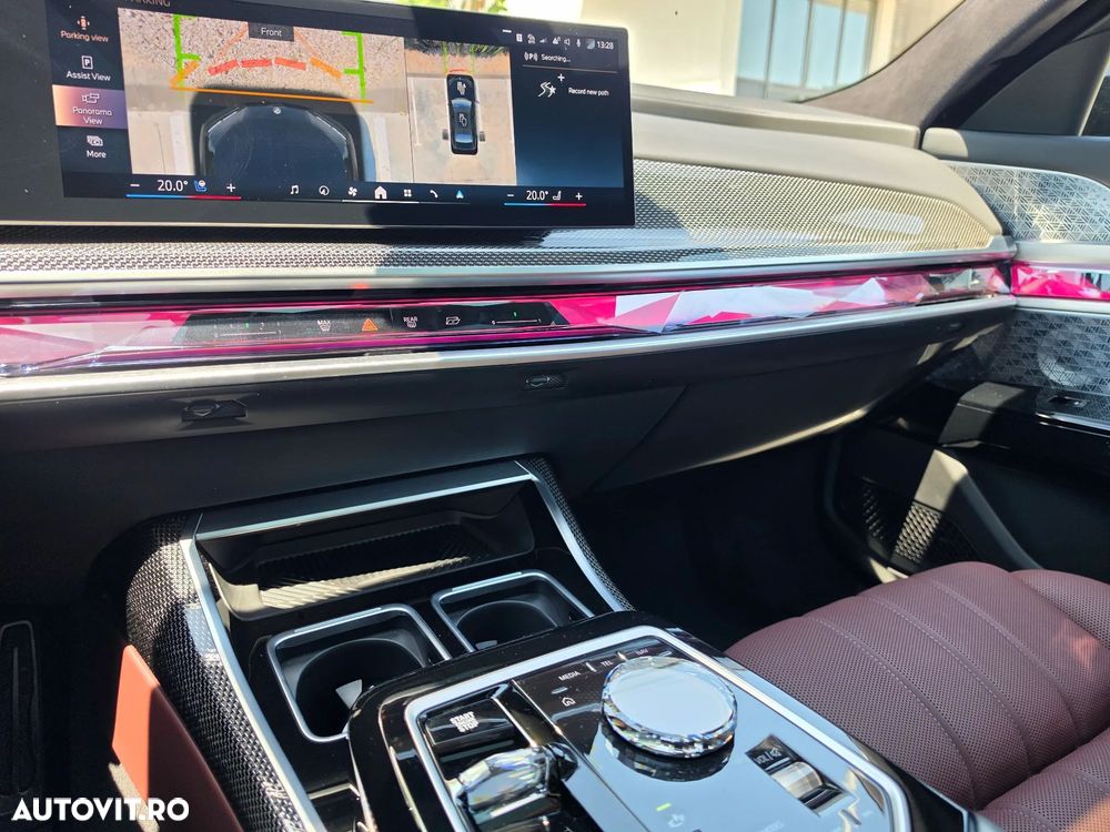 BMW Seria 7 740d xDrive MHEV - 19