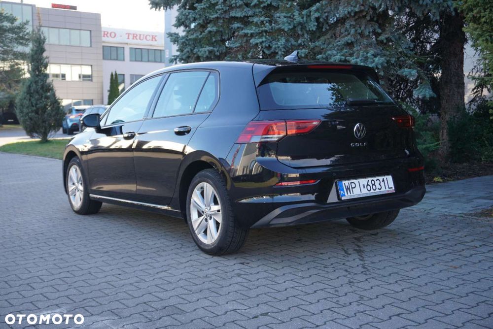 Volkswagen Golf - 8