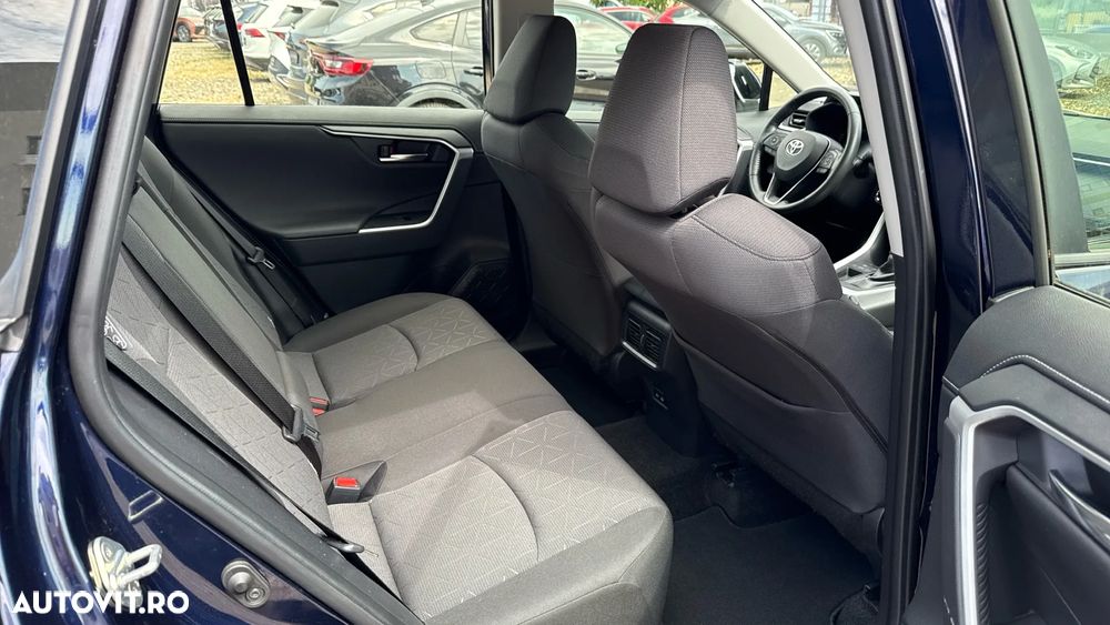 Toyota RAV4 - 9