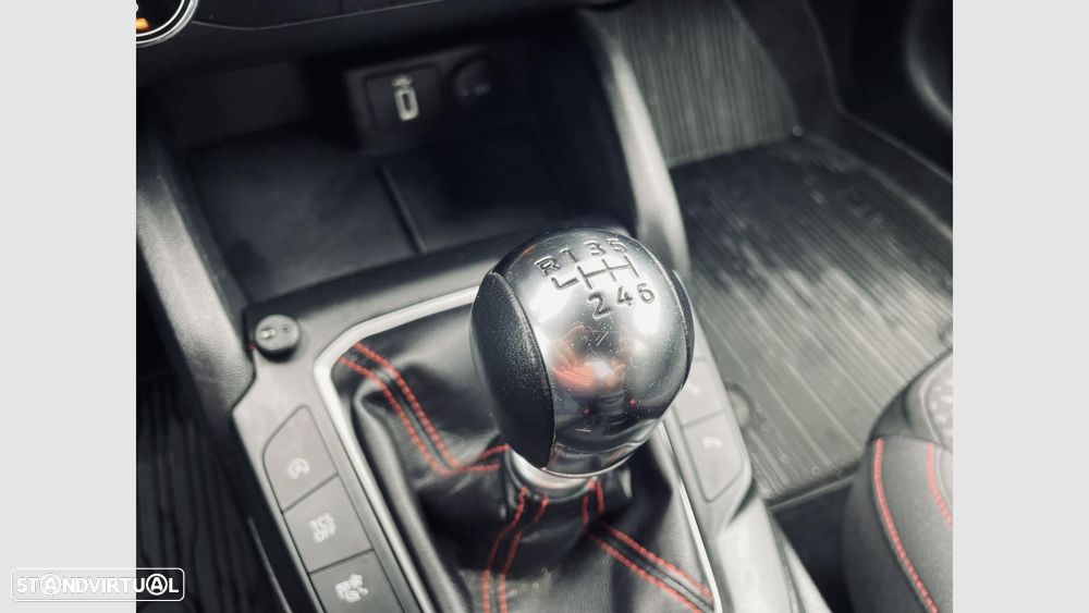 Ford Focus SW 1.5 TDCi EcoBlue ST-Line - 19