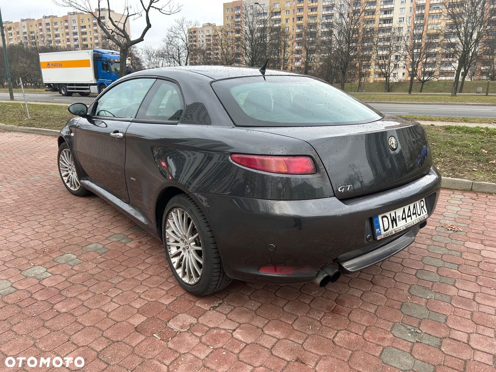 Alfa Romeo GT 1.9 JTD M-Jet Distinctive - 7