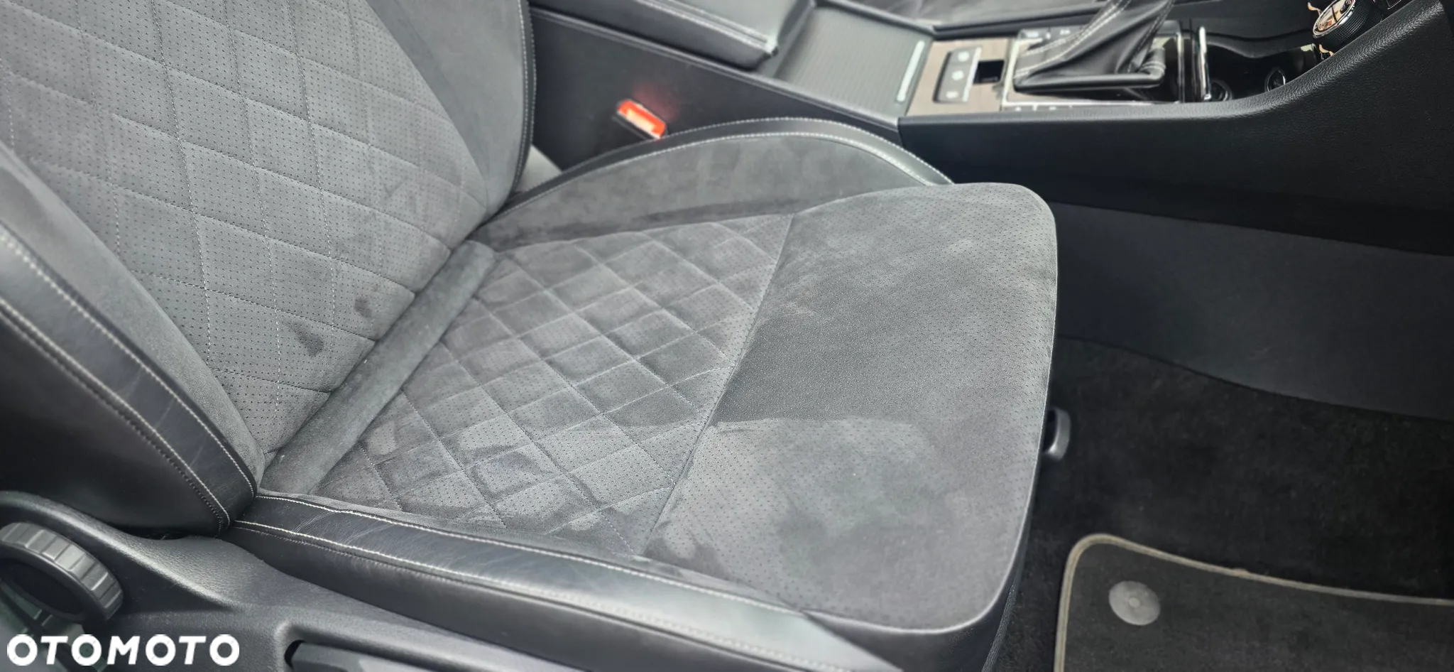 Skoda Superb 2.0 TDI Sportline DSG - 26