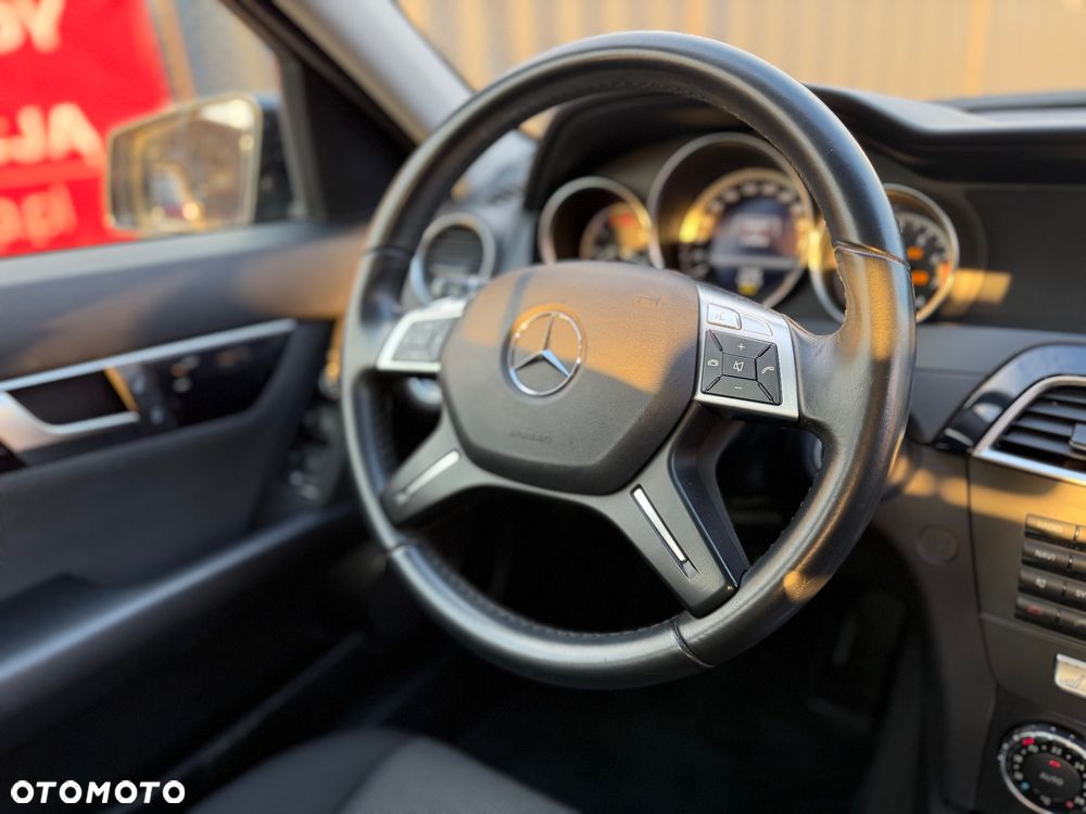Mercedes-Benz Klasa C 200 (BlueEFFICIENCY) - 21