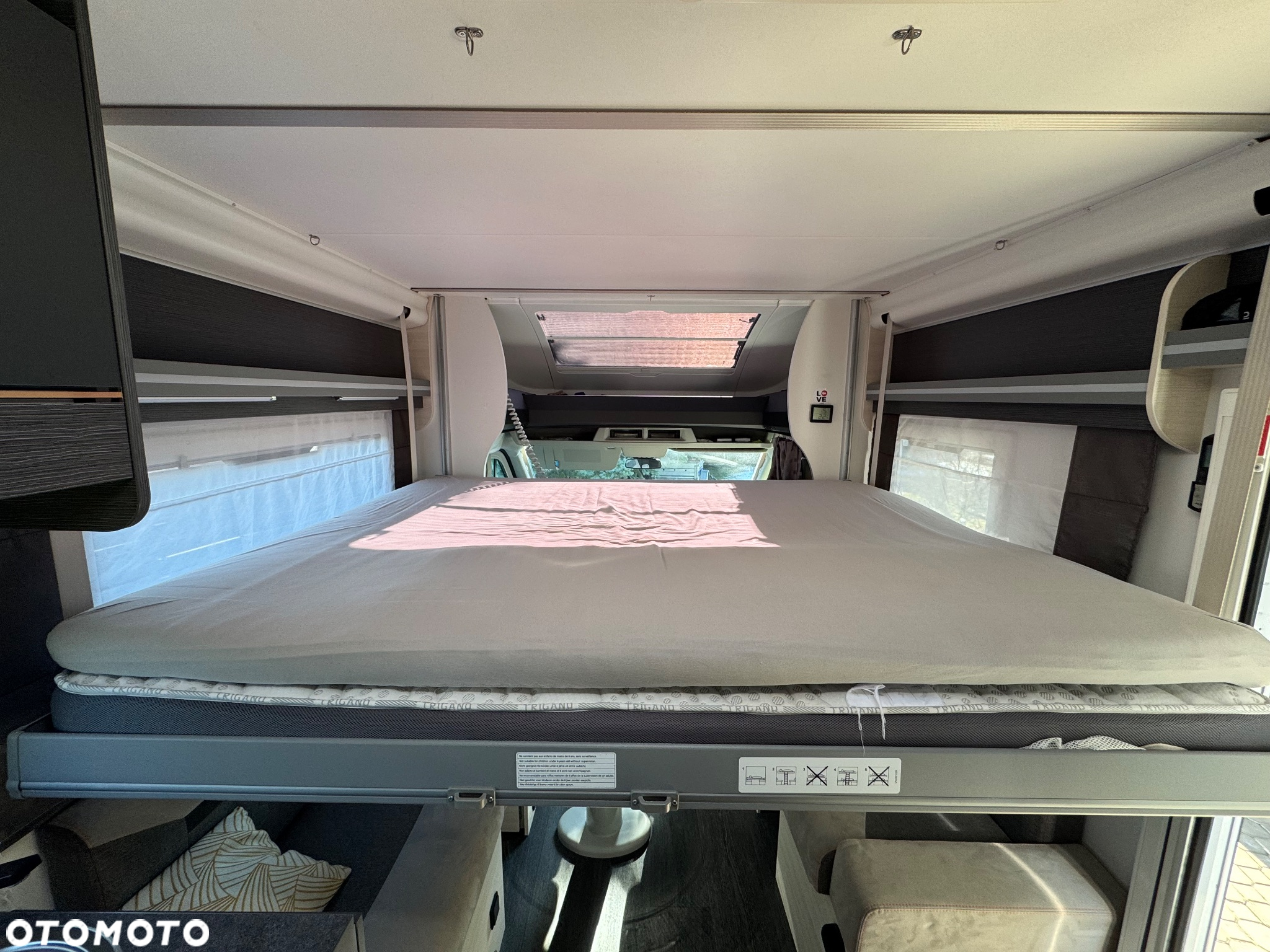 Ford Chausson 720 Titanium Premium - 12