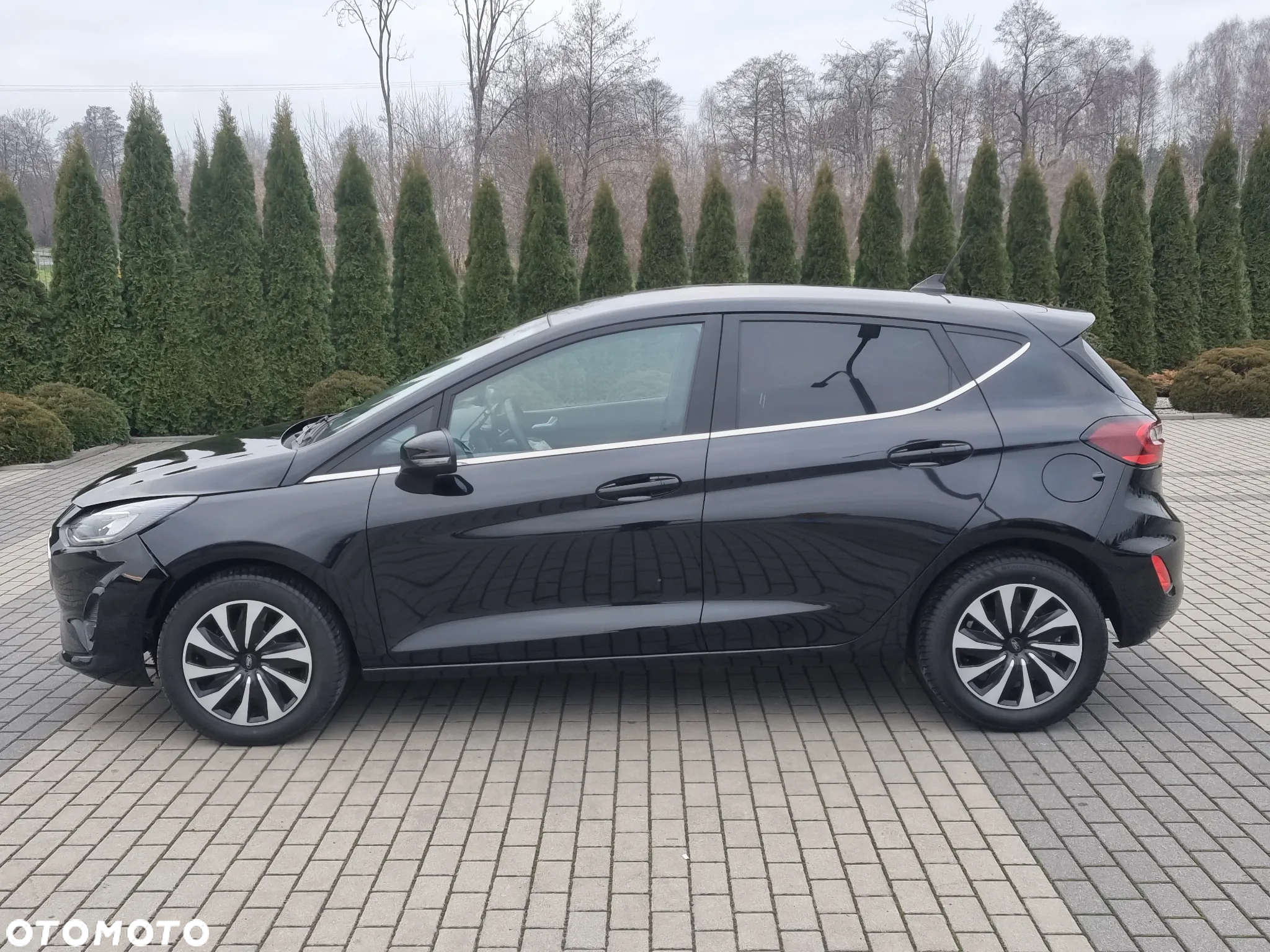 Ford Fiesta 1.0 EcoBoost Hybrid S&S TITANIUM - 4
