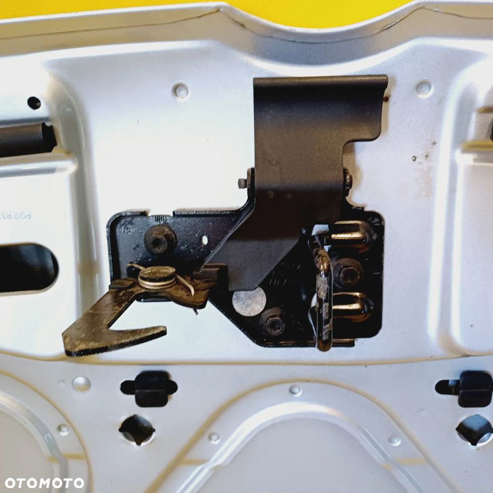 MASKA POKRYWA SILNIKA VW POLO IV 9N 5 DRZWI HB LAK: LA7W 6Q0823155A NR563 - 8