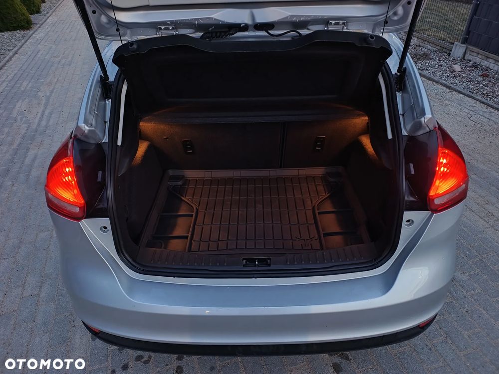 Ford Focus 1.0 EcoBoost 99g Trend - 14