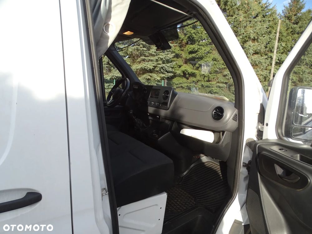 Mercedes-Benz Sprinter - 6
