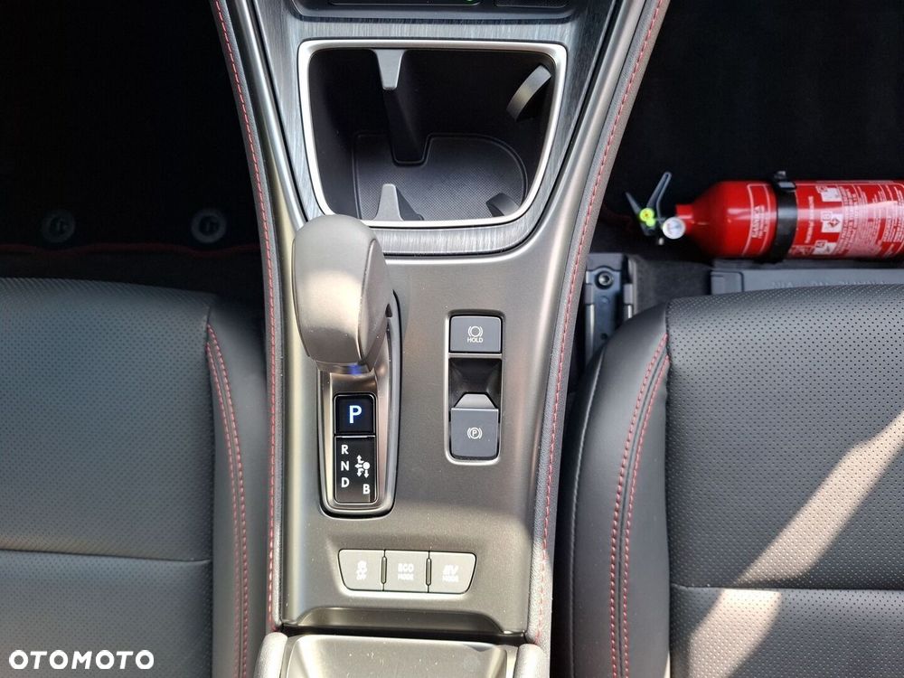 Lexus LBX 1.5 Hybrid Emotion - 35